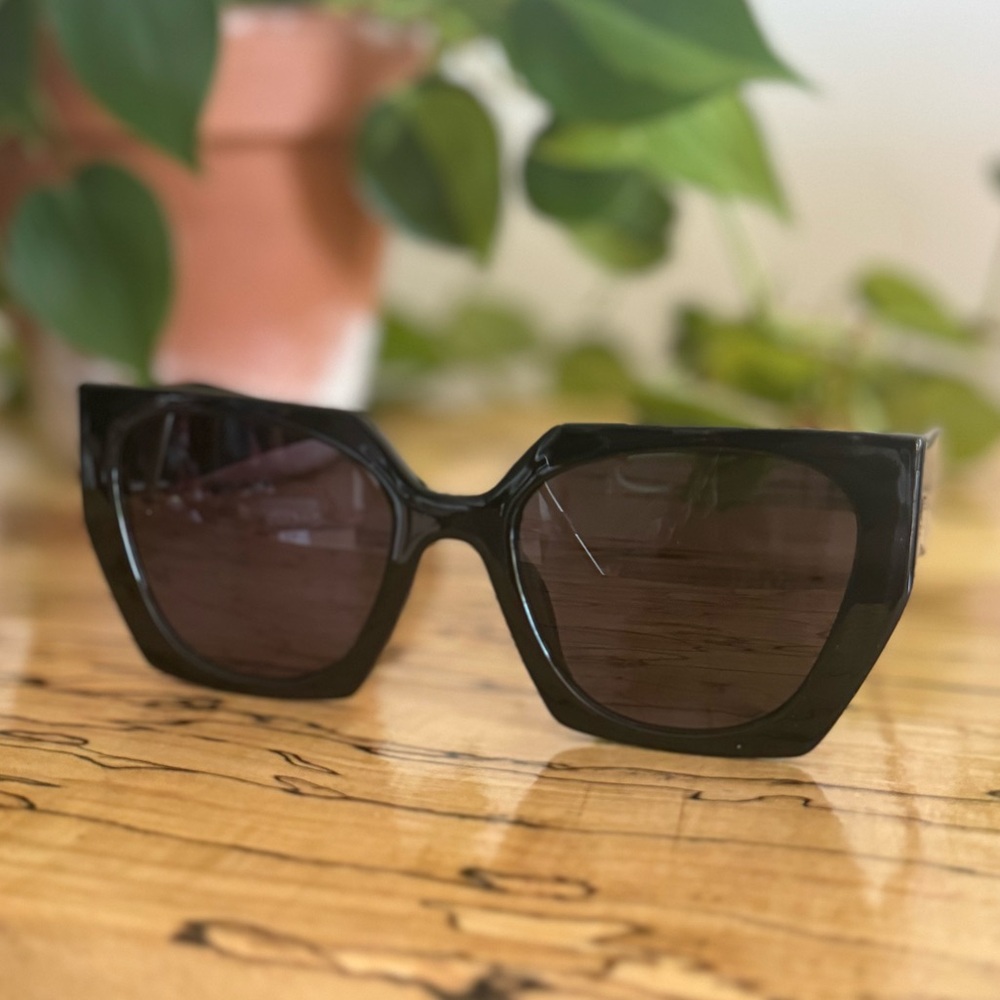 ☀️SUMMER READY! NIP Black Square Cat Eye Sunglasses - Oversized Classy